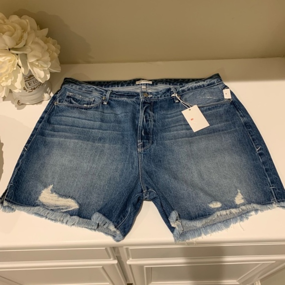 GOOD AMERICAN SHORTS 18